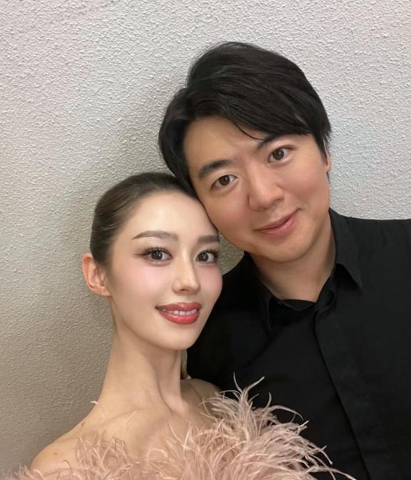 1.吉娜和郎朗之间的矛盾越来越厉害，郎朗那边希望吉娜先服软，以此显示自己在家庭