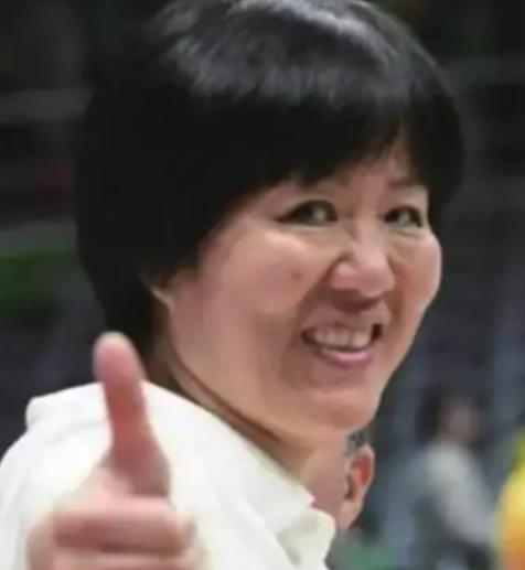 郎平当年净身出户，白帆十五年不娶，真相没那么简单。最近刷到郎平离婚财产分割的旧