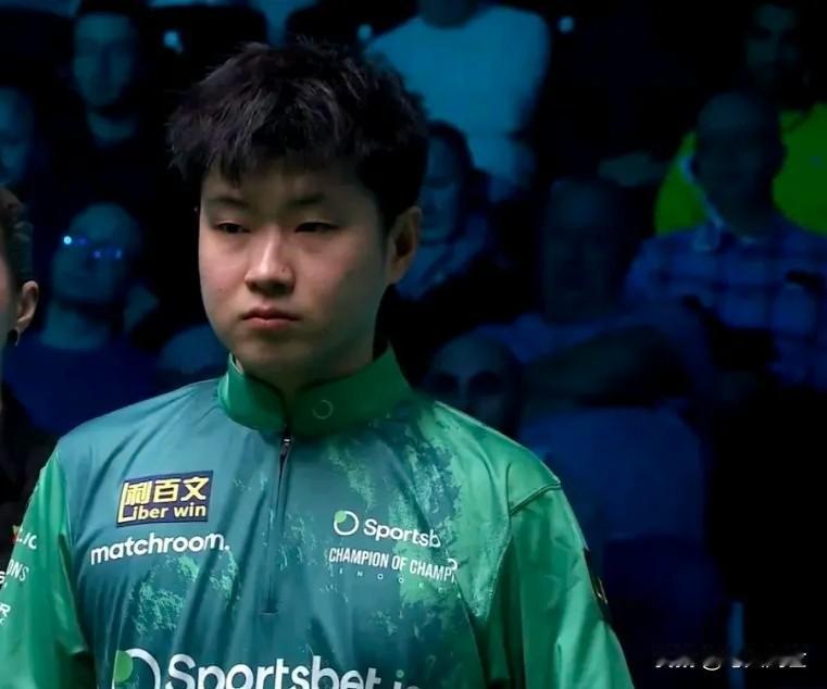 攻守失衡！斯诺克，仍需赵心童好好去解读。2025冠中冠半决赛，赵心童2：6输给