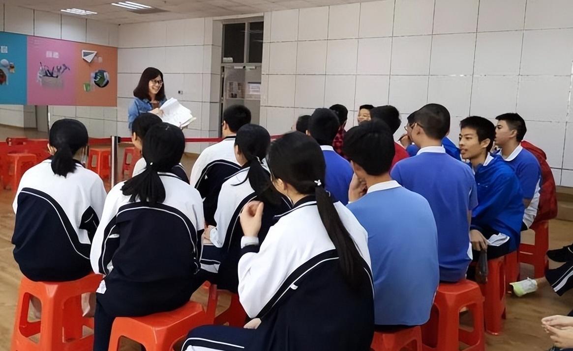 到了高中，最容易掉队的，往往是这三类“学霸”。第一类，特别刻苦的学霸。你