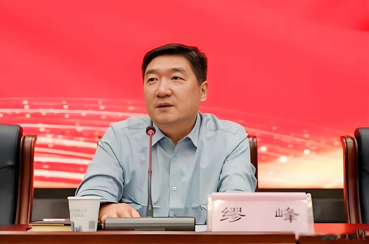 我小孩在陕西中医药大学临床医学系读本科，今天听他说他们学校一个姓缪的副校长下来了