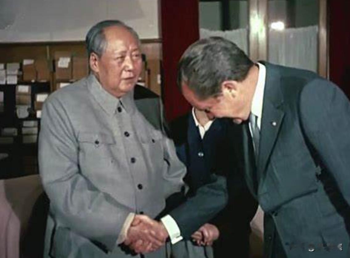 难怪毛主席的警卫员贲兰武说，当年一些外国政要，在见到毛主席时心跳会加速，在和毛主