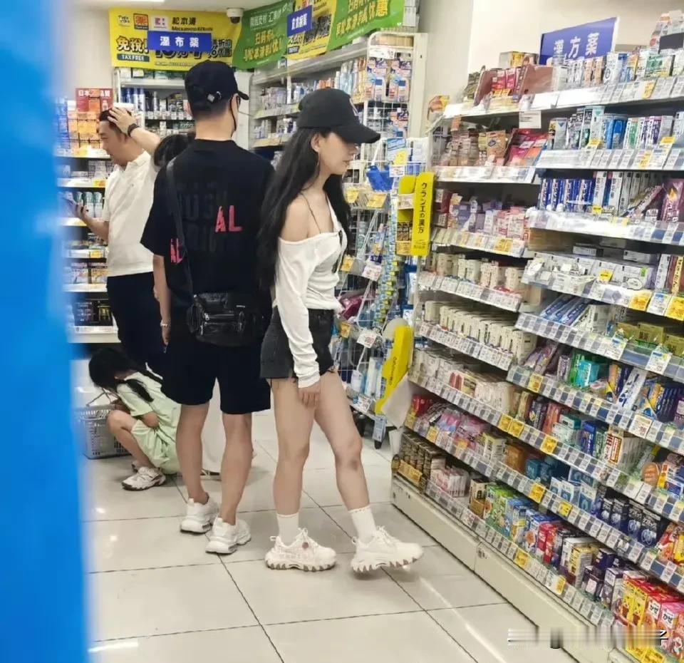 看到森林北的状态，好羡慕汪峰！7月21日，汪峰和女友森林北上了热搜，网友在日本