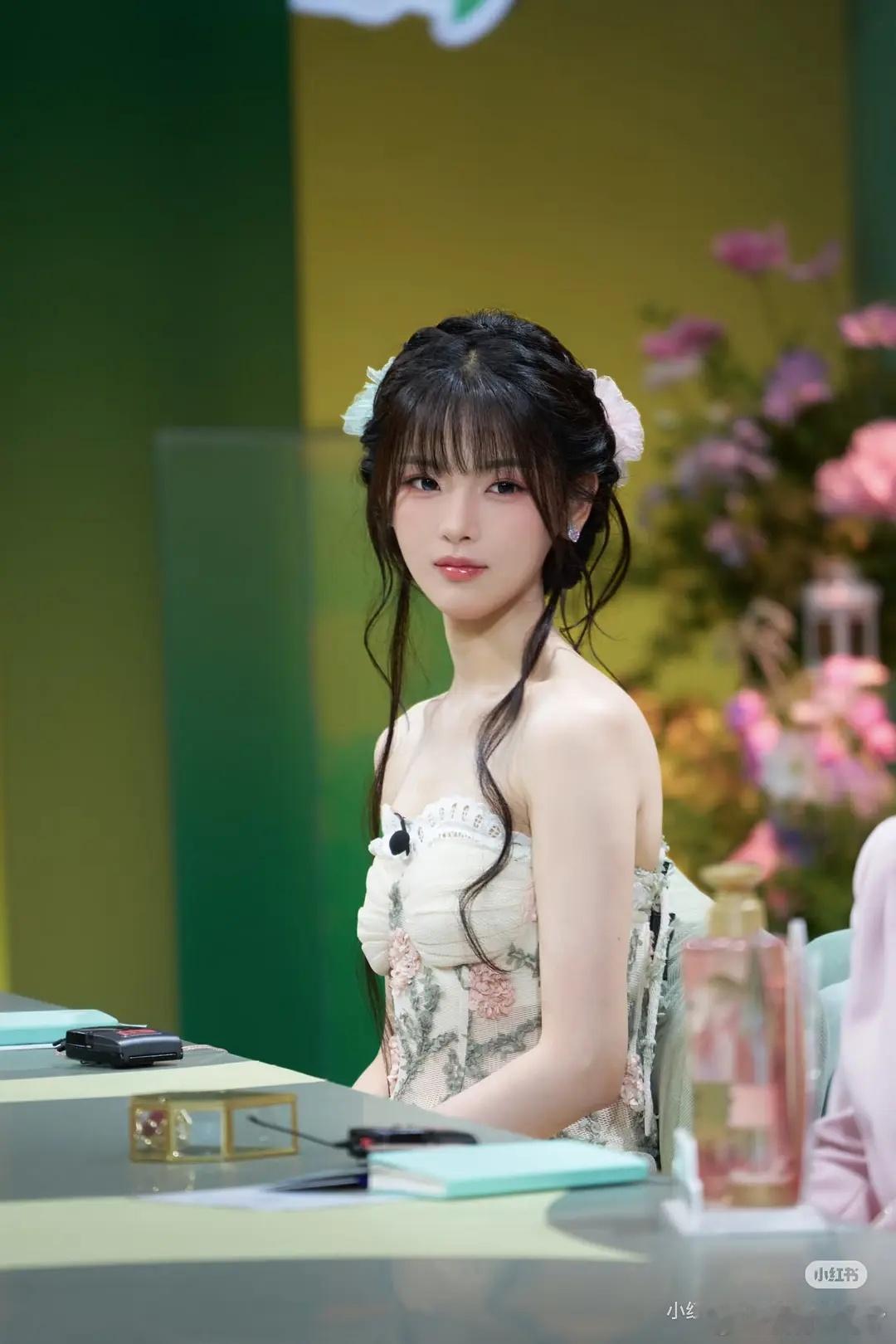 杨超越网感好重​​​