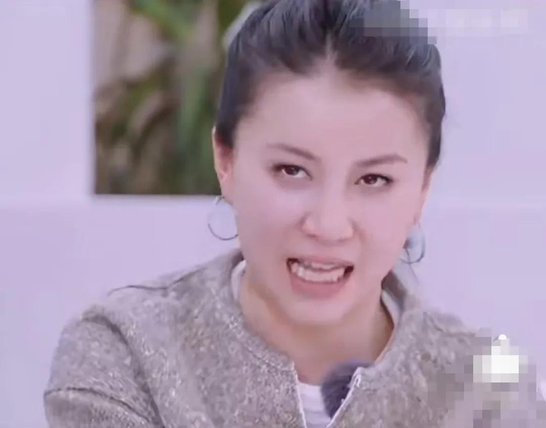 李嘉格讲话真的好夸张，感觉有时候她说的话前言不搭后语的，可信度不高。1：黄圣依