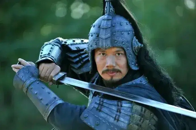 我去，竟然有人问，曹仁为什么没有入选五子良将？你有见过上市公司创始人和打工人抢优秀员工奖杯的吗？曹仁