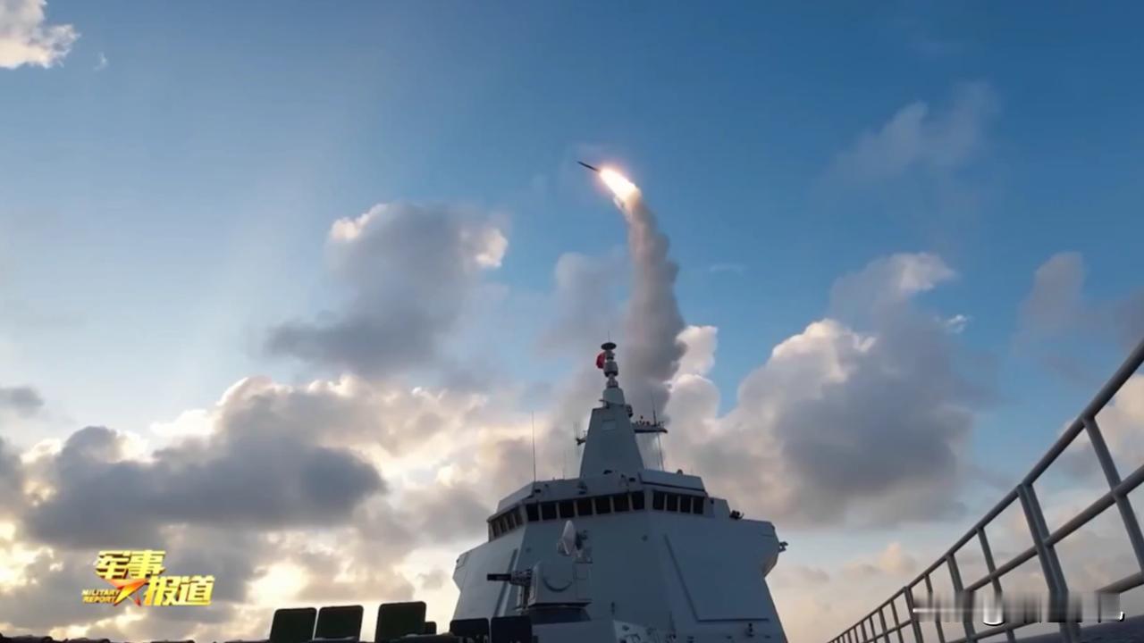 央妈真的“变了”，万吨大驱遵义舰，南太平洋演训画面居然都公开了……最近，央妈