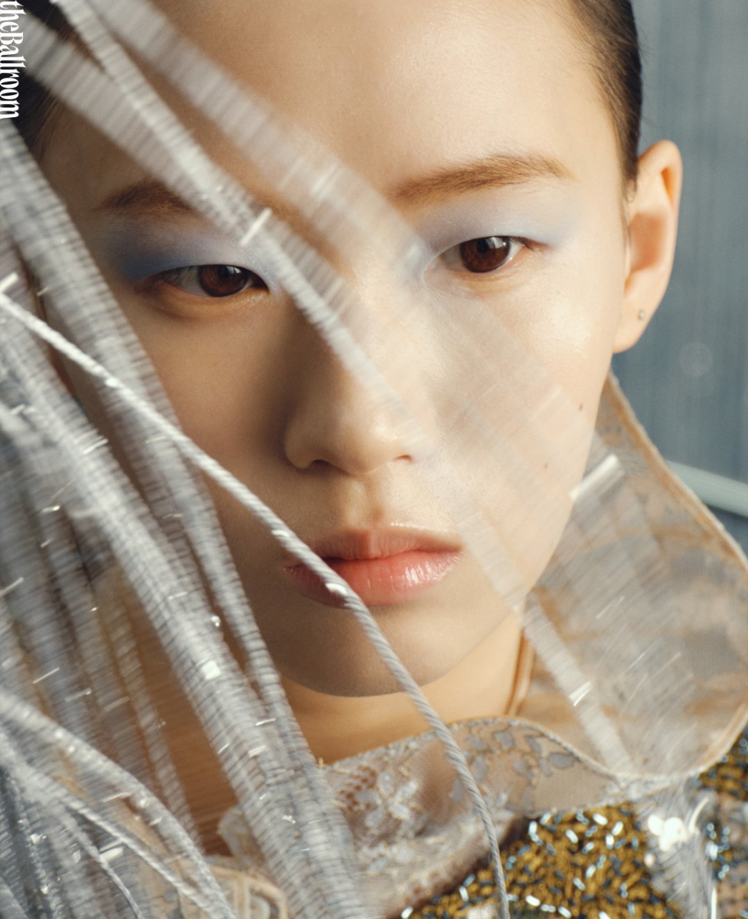 陈芋汐的蓝色叙事碧波是她的主场，蓝色是她的底色。从十米高台纵身一跃，在空中舒展成