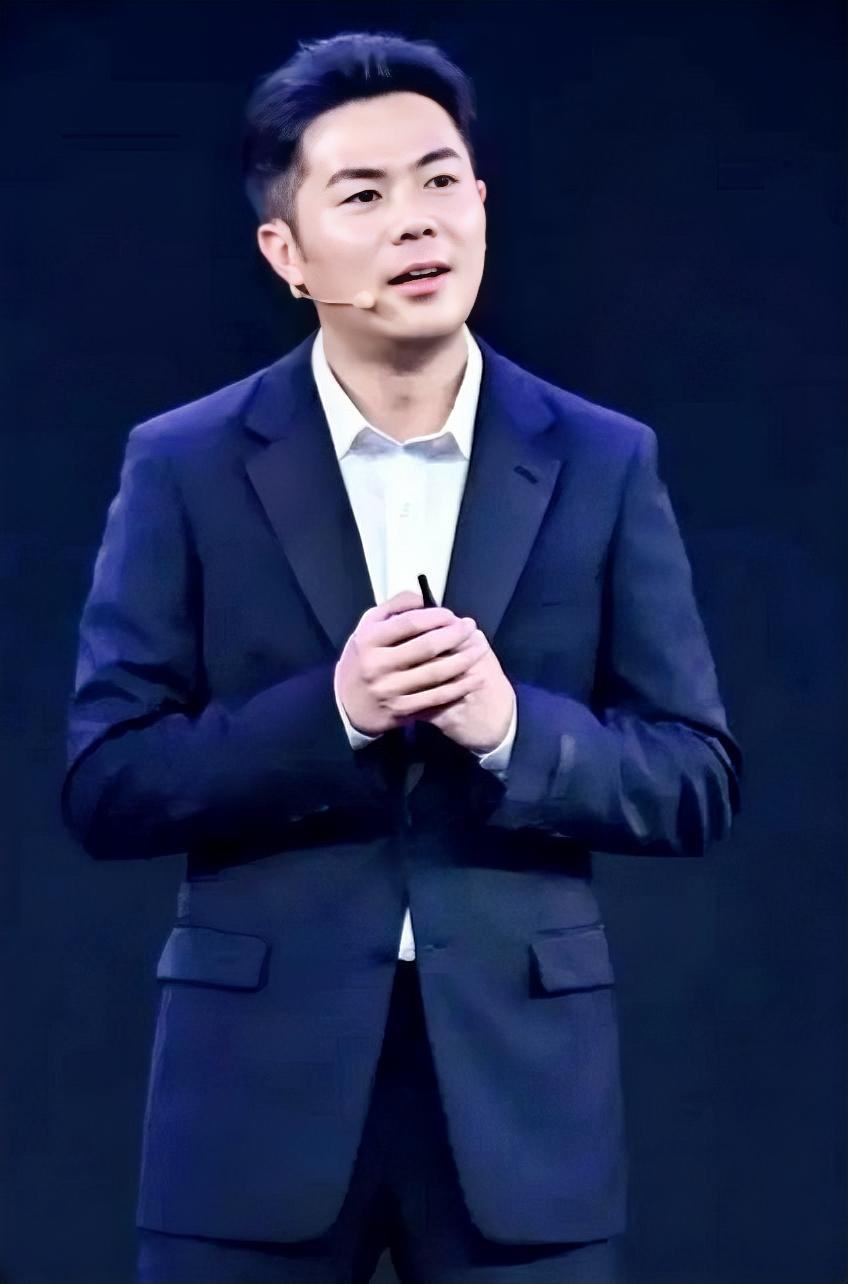 果然面相是不会骗人的我婆婆看了霸王茶姬张俊杰的面相叹了一口气，沉默了很久