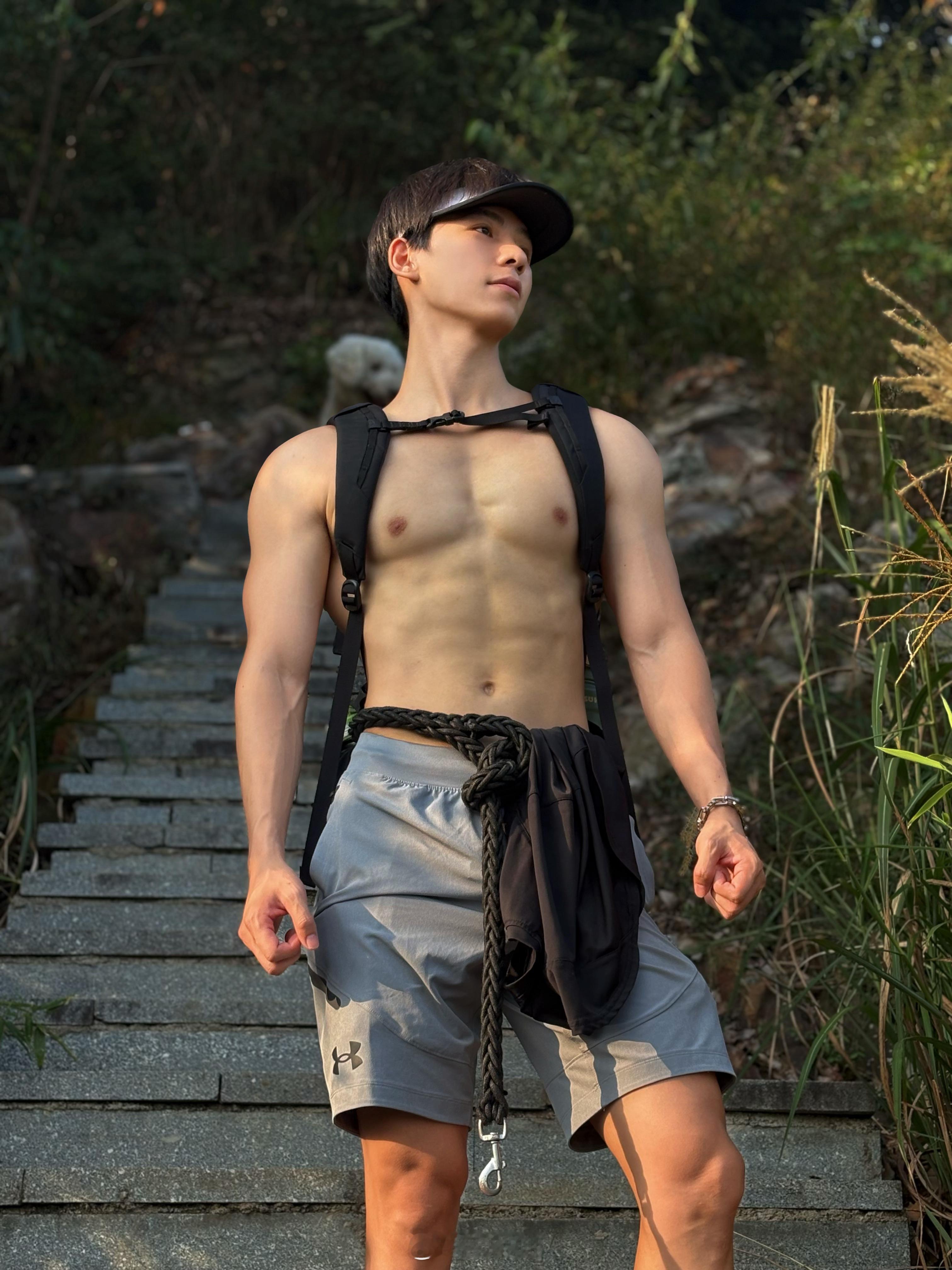 再也不想爬这个山了，差点要死在这个山上[微笑]​​​
