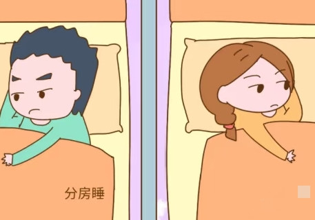 你们发现没有？夫妻只要过了五十多岁，基本都分床睡了。我跟我家...