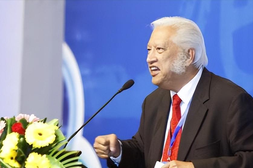 我就是中国人！即使我没有一丝一毫的中国血统，但是我有100%的中国心，我将用一生