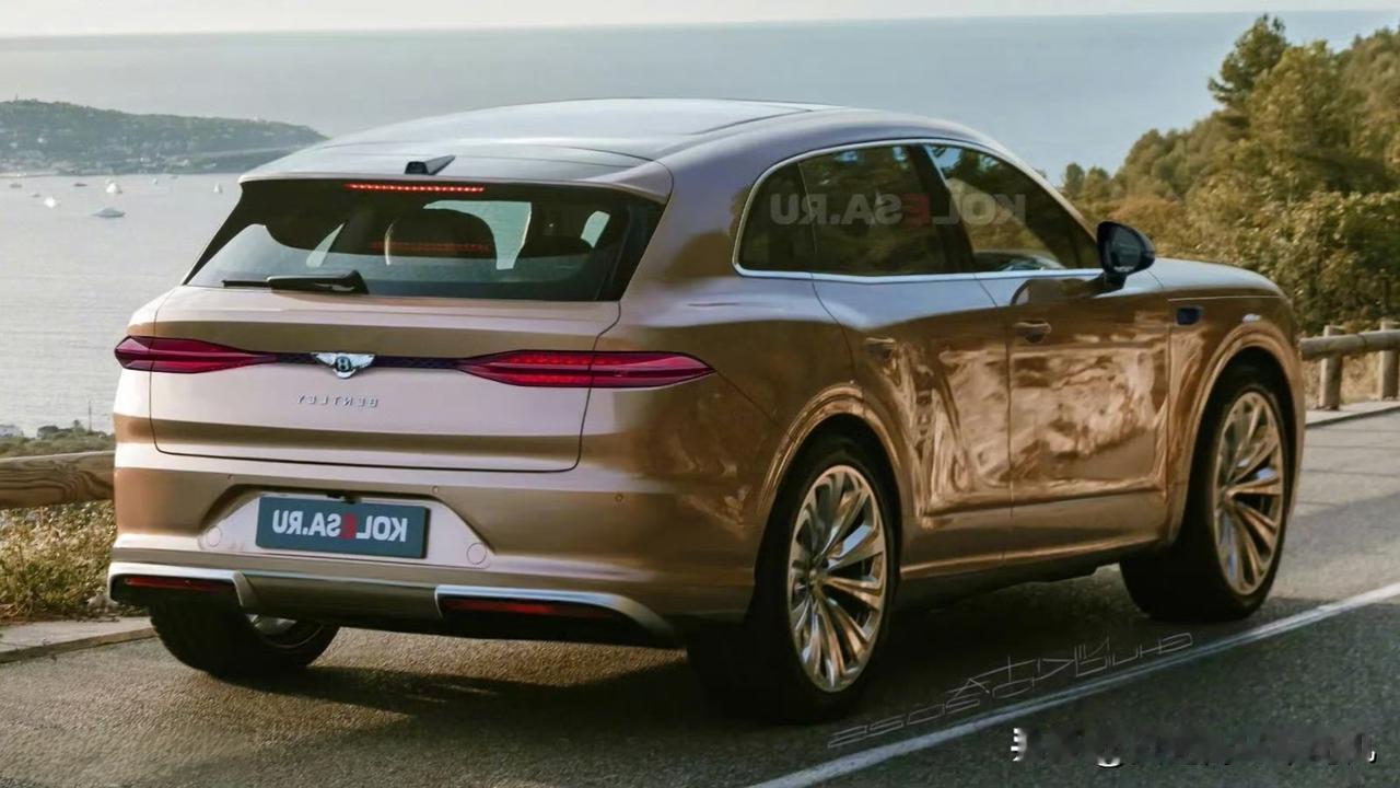 依旧霸气十足，宾利纯电SUV长这样。使用曲面中控屏，和保时捷纯电卡宴共享技术，