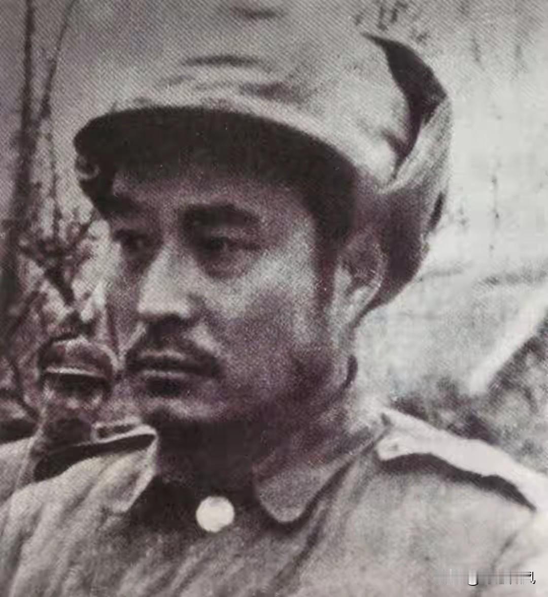 1983年黄维拿到8万块补偿：当场宣布分三份，让所有人敬畏！1983年的8万块