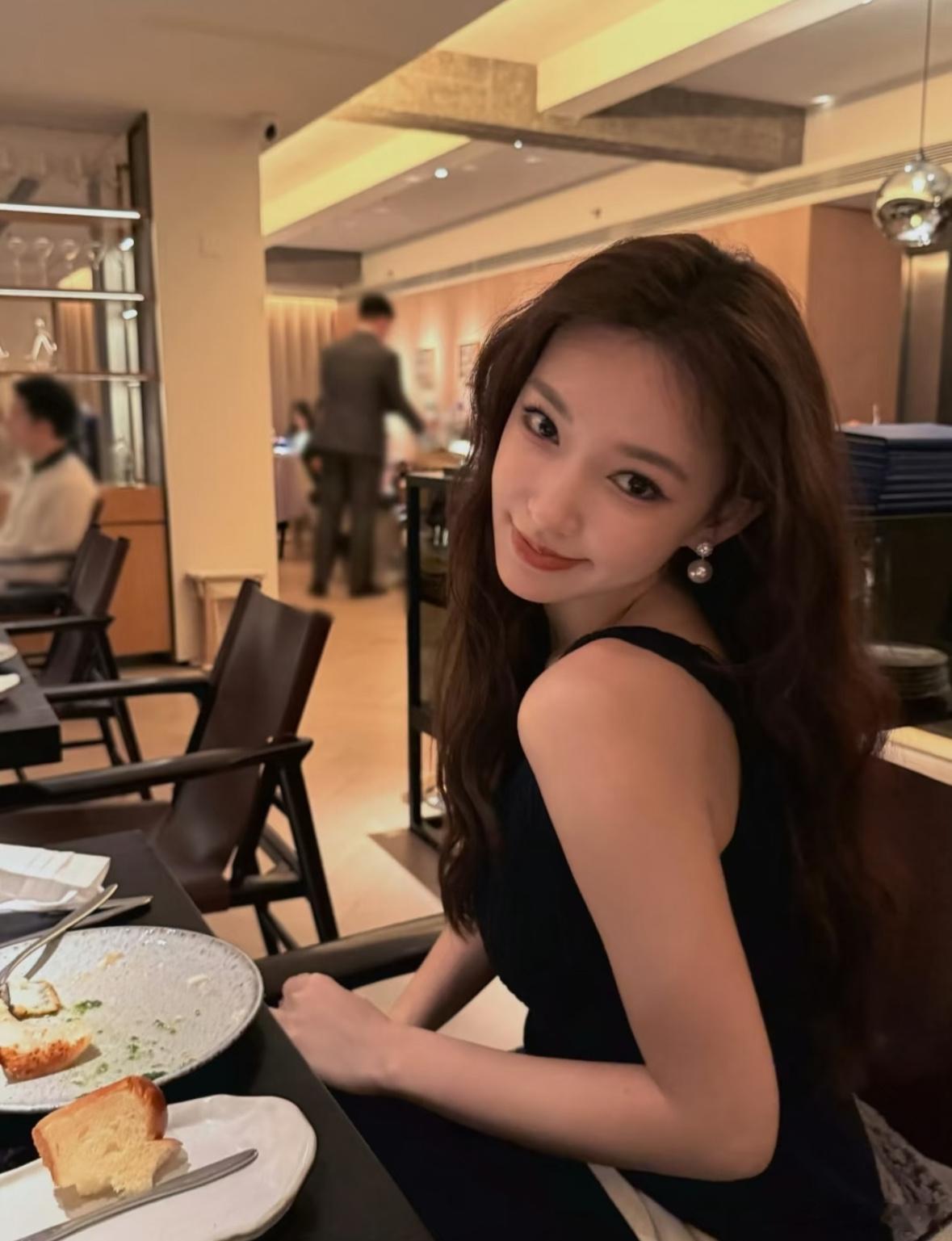 程潇最近简直美呆了御姐味越来越浓了程潇程潇