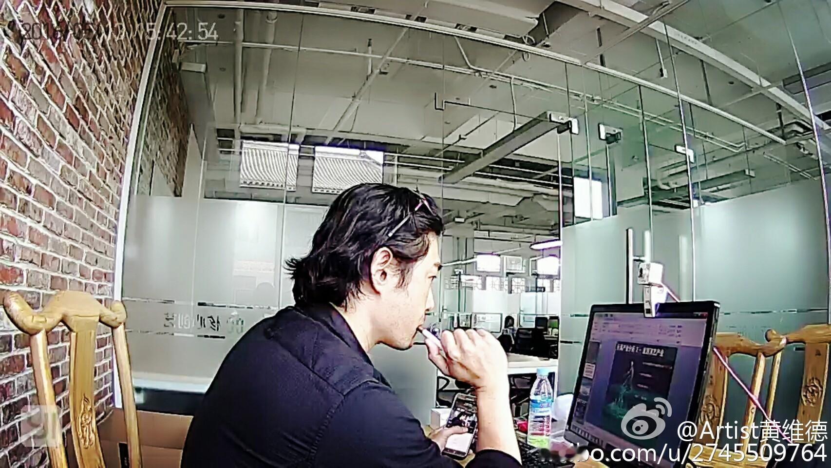 俺陪俺娘加班做PPT