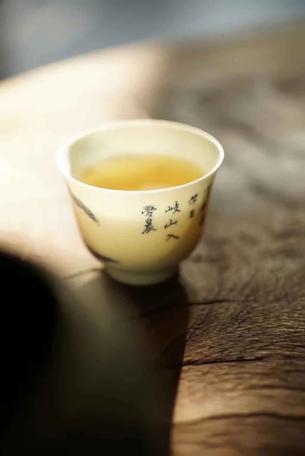 一段非常现实的话："当一个人可以轻而易举去欺负一个人，伤害一个人，并且没有付出任