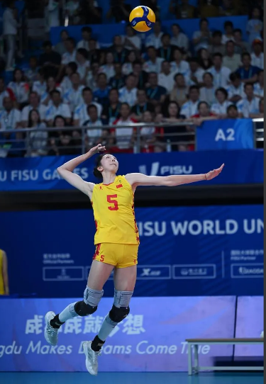 当初赵勇选16岁到19岁的小姑娘进入中国女排，有的人认为拔苗助长，短期内难成大器