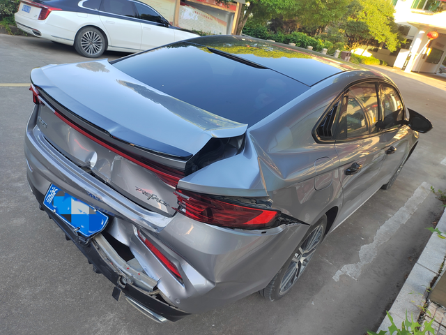 这就是星瑞的CMA架构吗去看日出，在山路上发生了追尾，前车在一个180度的急弯