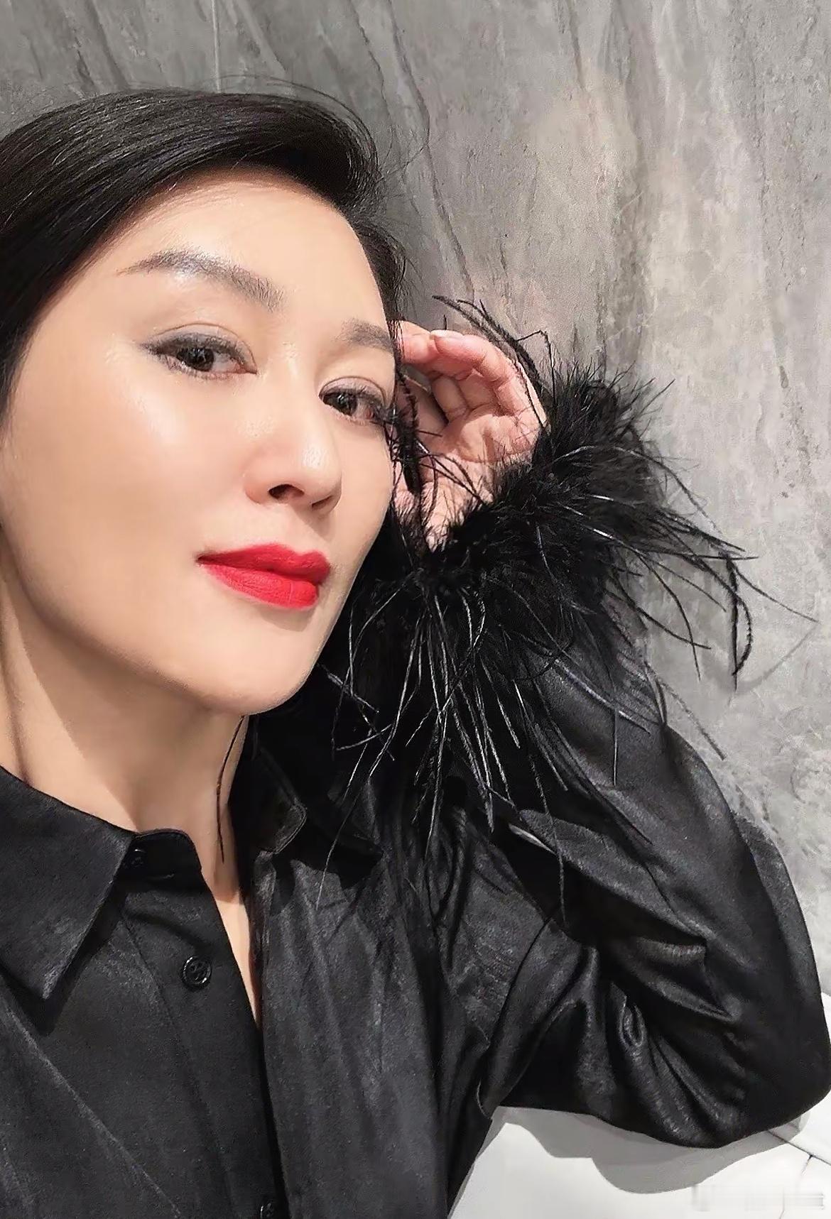 成熟气质风韵老板娘