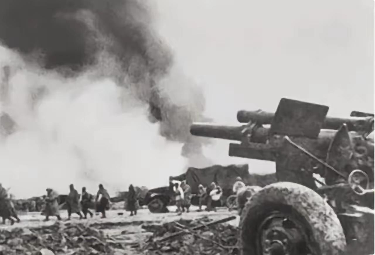 1948年，双堆集战役，我军排以上干部都伤亡，突然，17岁副排长站出来说：“别慌