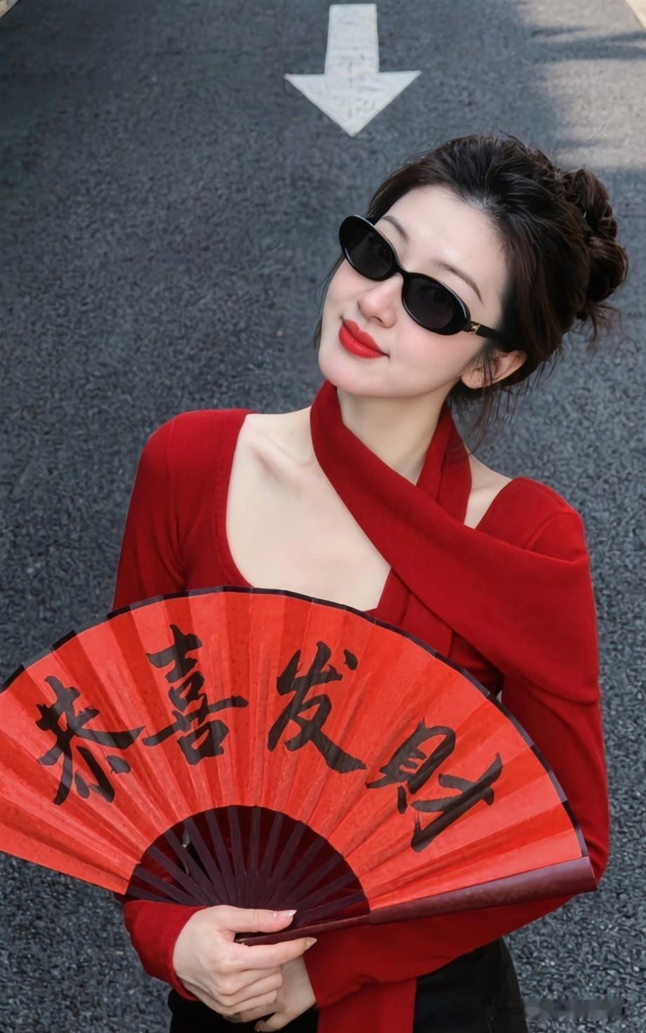 人生过客，何必执着。走着走着，很多人变成了故人，很多事变成了故事。我们