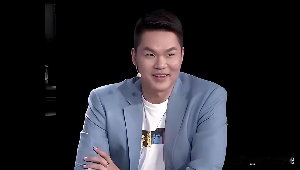 朱芳雨赛前开会！有东莞现场球迷透露，杜锋与朱芳雨在昨天同时出现在俱乐部2楼会议