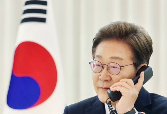 变脸太快了！刚刚，多家韩国媒体在报道中称，韩国总统李在明与日本首相石破茂