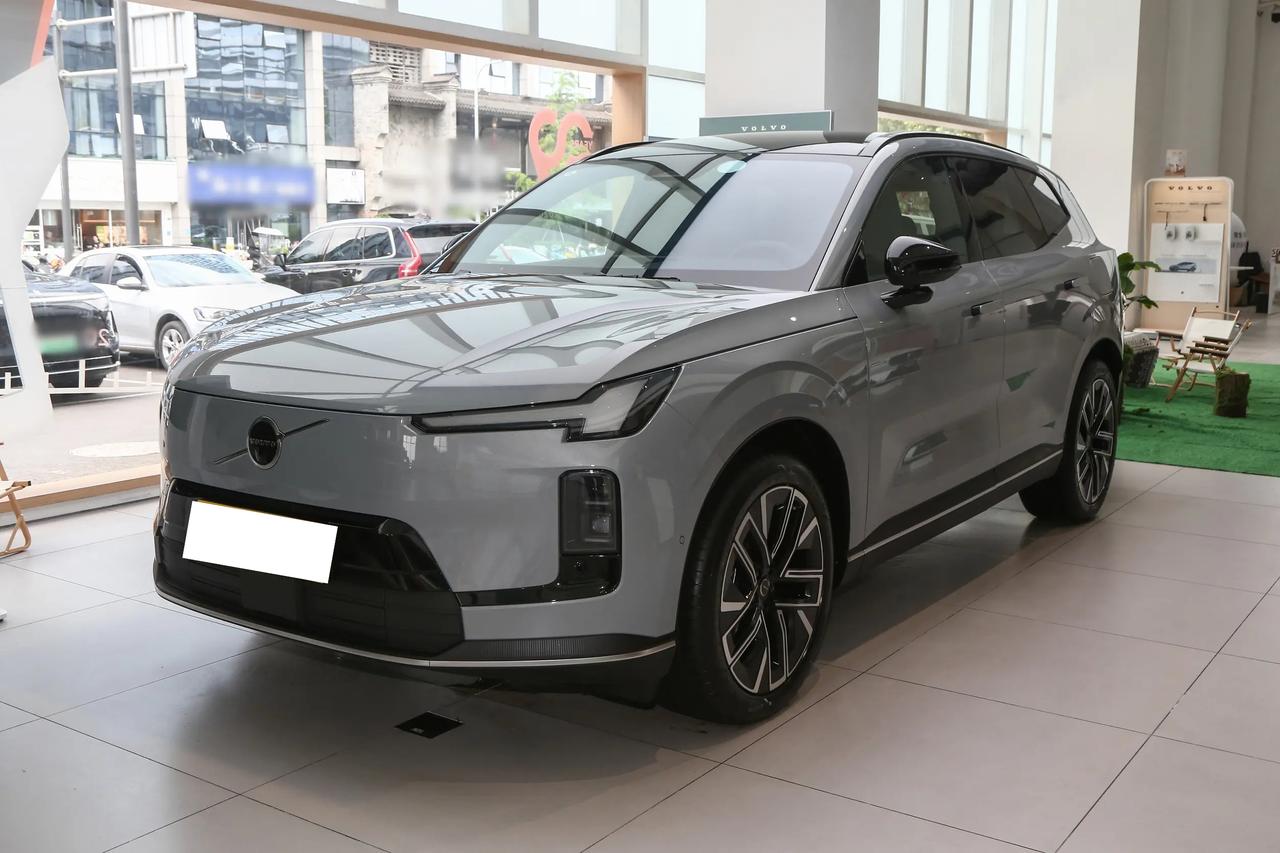 新款沃尔沃XC70支持选装高速领航辅助功能，这点我觉得有点微妙🧐现在25万级新