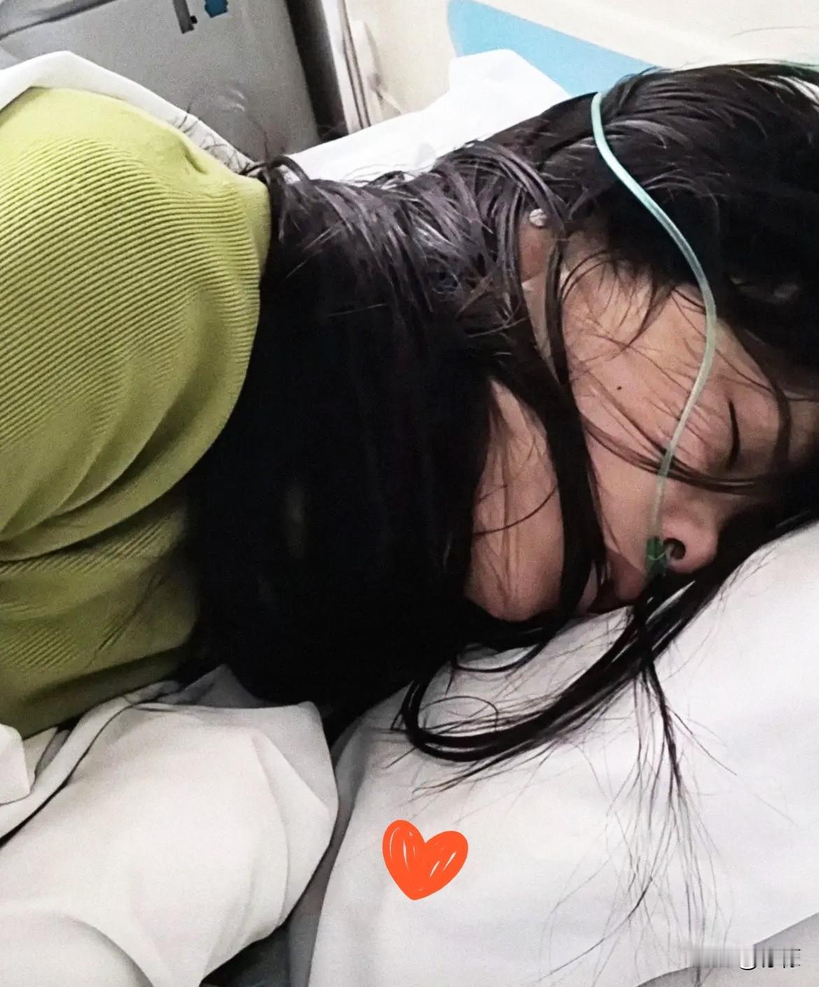 拒签谅解书，这招儿实在是高，也实在是硬。孩子还在病床上躺着，到现在都没能下来