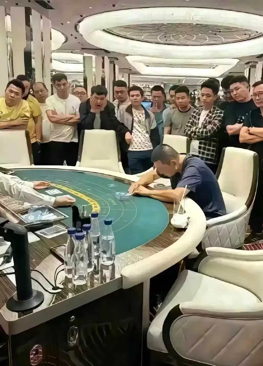 据说这张图片里有很多明星，你认出了哪一些？