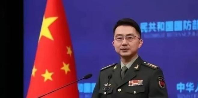 国防部已明确发出通知，凡家中有年满18周岁男性青年的家庭，以及青年本人，都须高度
