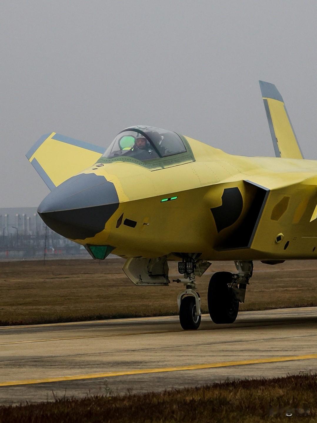 【世界现役大规模在产的五代战机谁的设计更有细节？】目前世界现役大规模在产的第五代