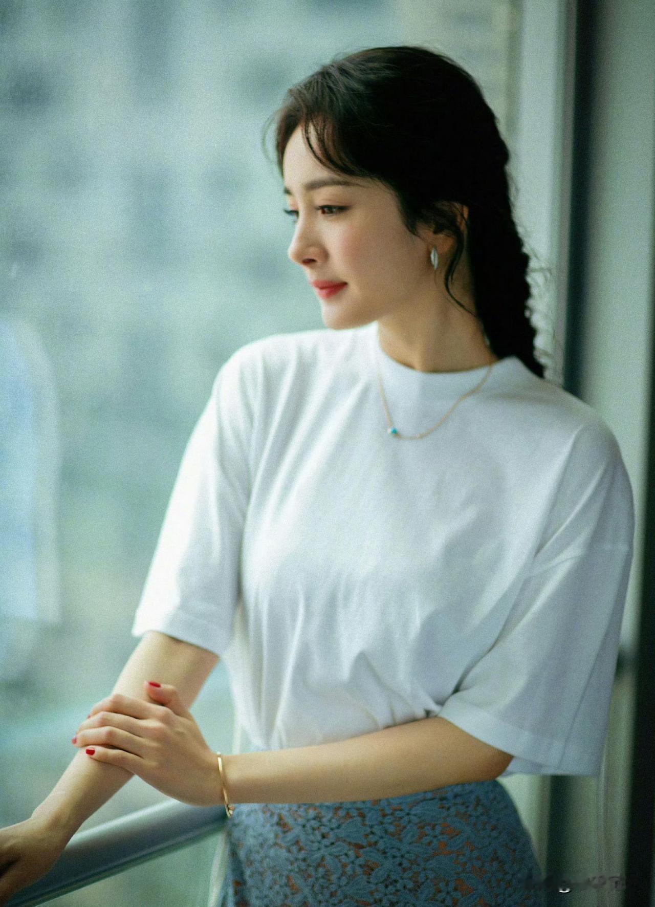 杨幂元气十足，少女感满满😘😘