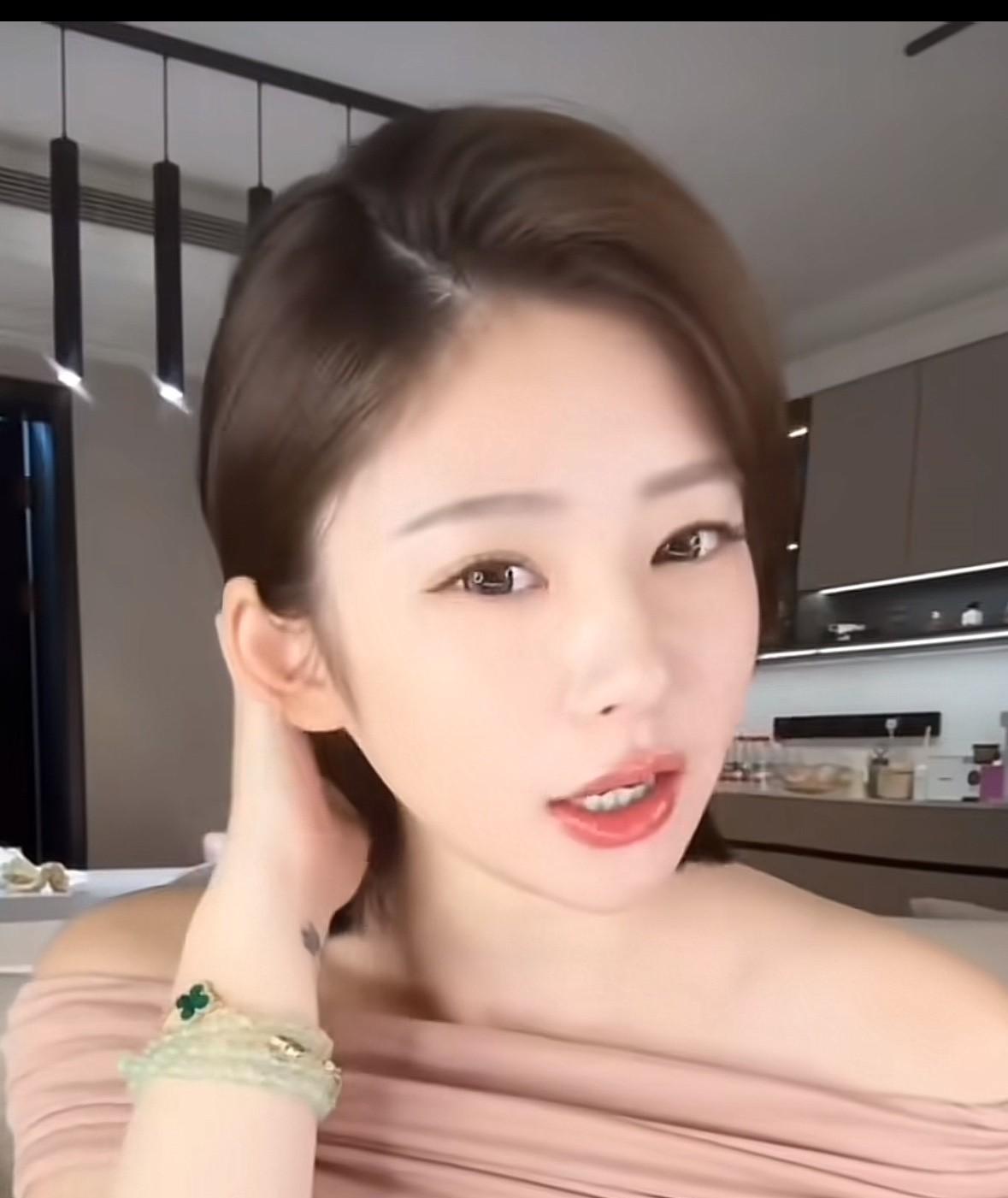 王健林被限高，王撕葱从富二代变成负二代，闪闪也不是再是万达长公主，黄一鸣绝对是踩