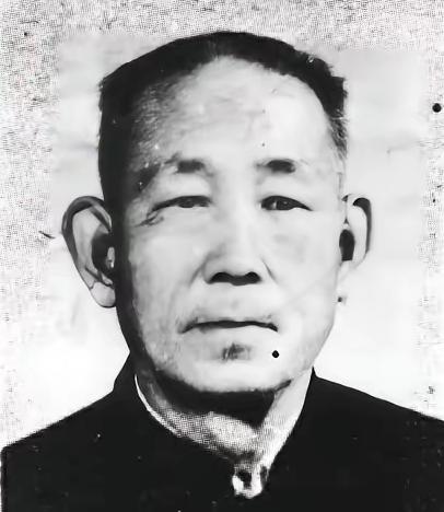 1944年，伪军头子见日军大势已去，决定率部投奔八路军，谁知这时，日军却打来电话