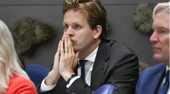 中方终于出手了 “想一边给中国使绊子，一边还能在中国赚得盆满钵满？这下彻底算