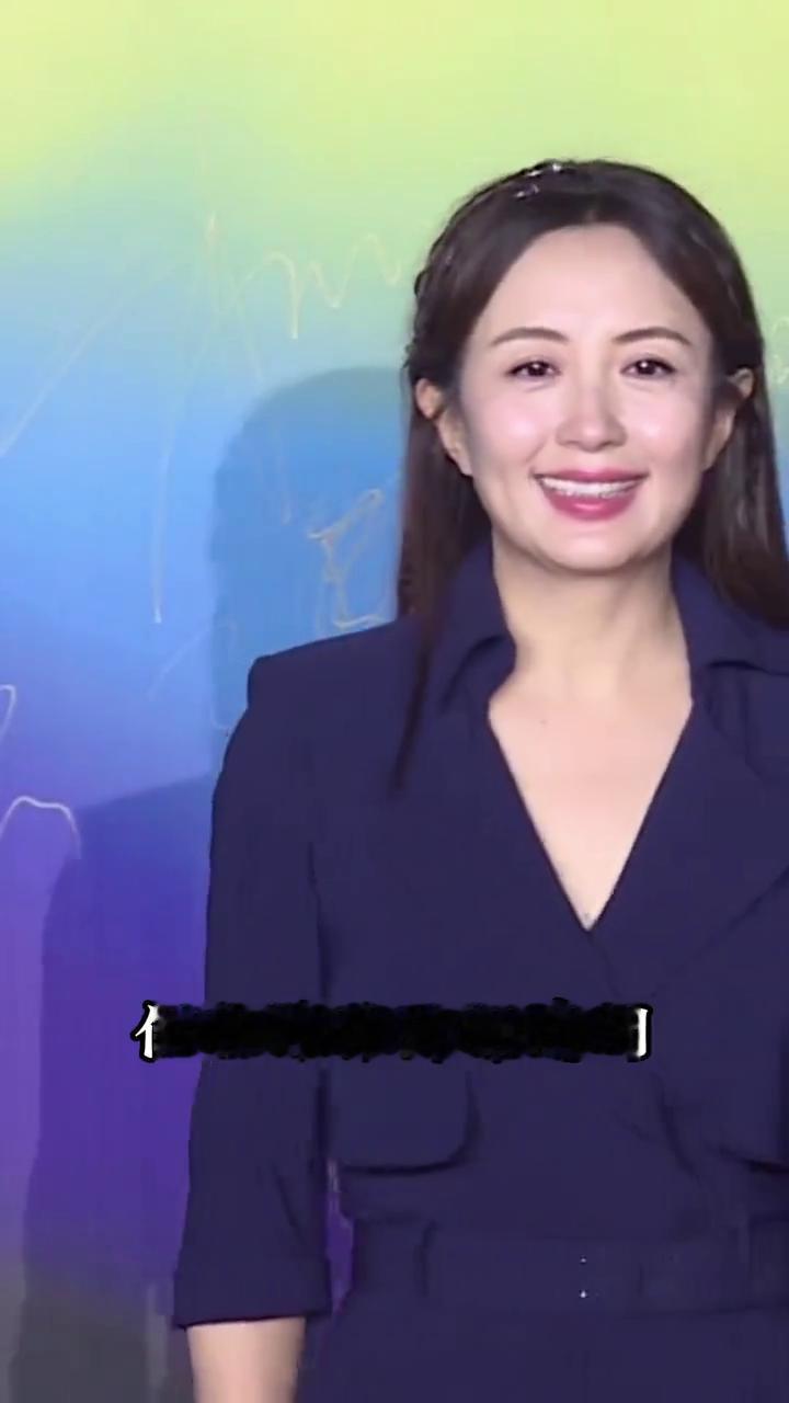 认妻乌龙：杨童舒。谁会想到于和伟的太太竟然被误认为是杨童舒？大家看到那张照片真