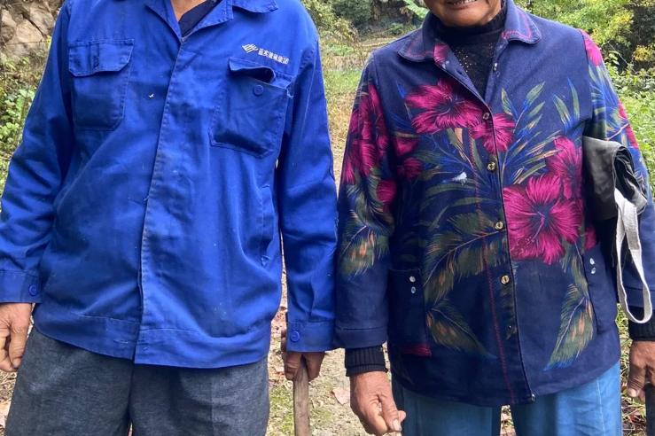 我爸妈今年都70多岁了，身体一直特别硬朗，我们都觉得，他们能健健康康地活很久，可