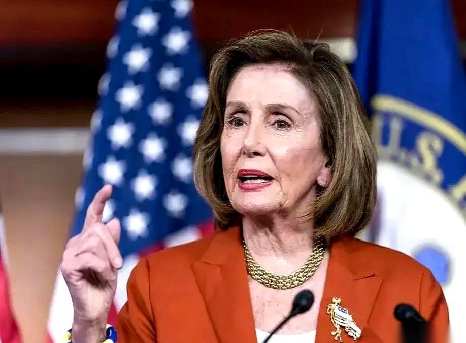 一个85岁的老太太，在美国政坛摸爬滚打快40年，突然把桌子掀了。她直接在社交媒