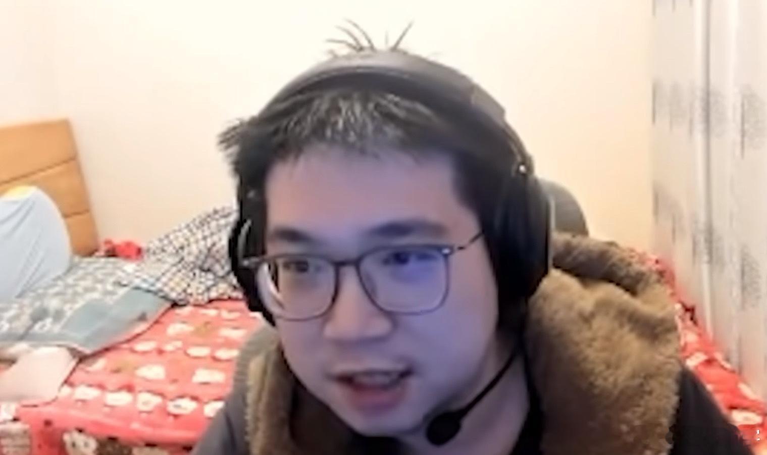 Emo：后面可能转星际了，不想打dota了，或者不想在中国打dota了，要不润国