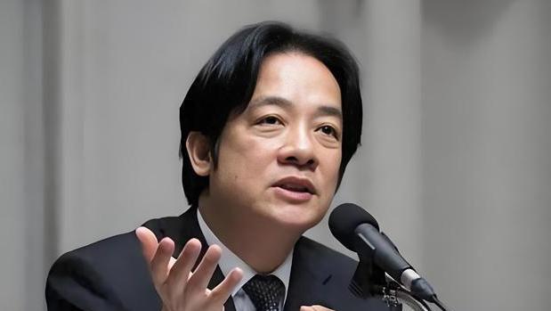 赖清德认为：中华人民共和国从1949年10月1日起，没有对台湾行使有效管治权，至