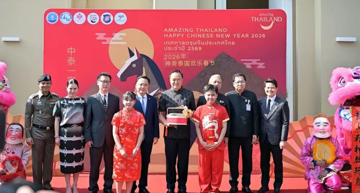 感觉泰国已经悄然成为一个“华人国家”了。​表面上看，泰国华人只占总人口的14