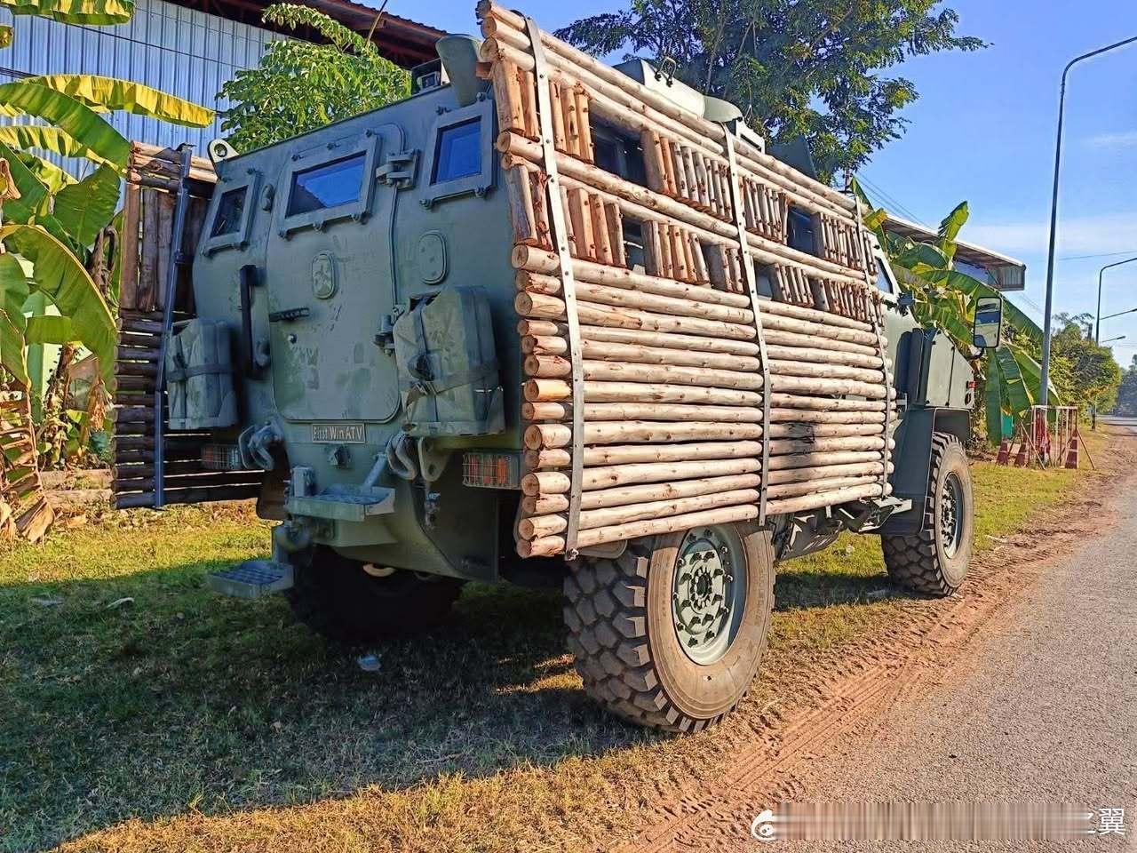 泰国陆军FirstWin装甲车考究的原木装甲，一般采用尤加利木（即桉树），属于