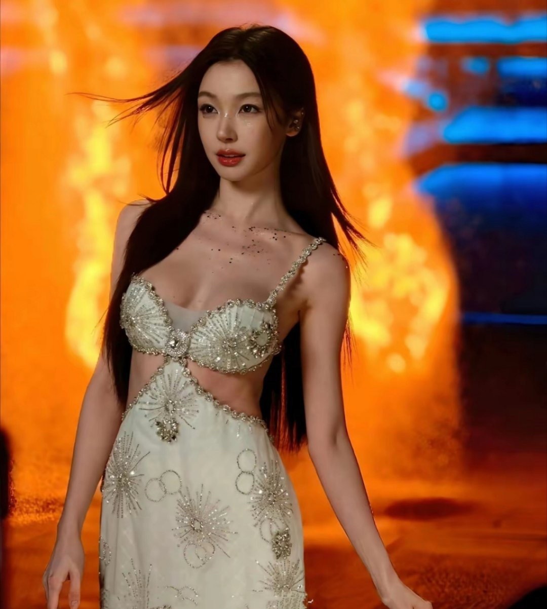 突然有点理解胡彦斌了，易梦玲这种美女，谁不想得到？