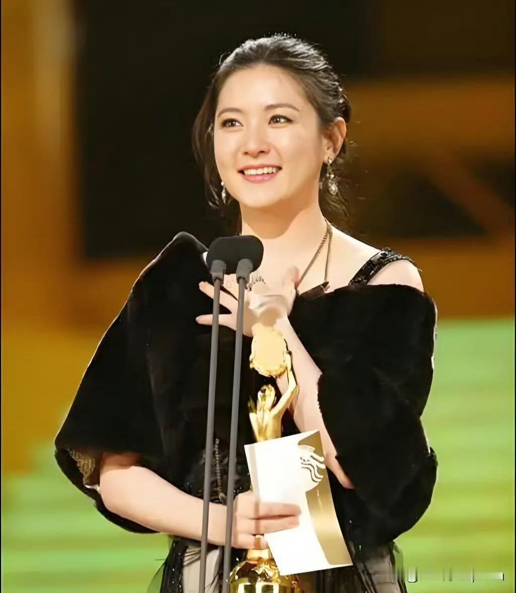 朴赞郁挑女演员的眼光是真绝！他镜头下的女主不是简单的漂亮，而是带着一种破碎又危