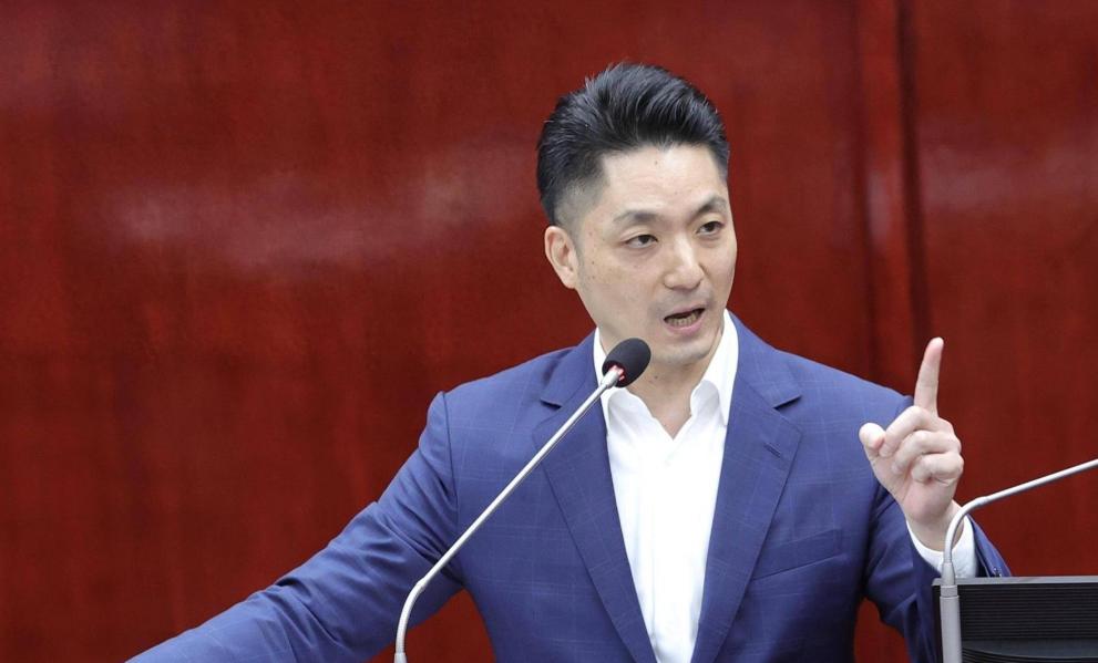 国民党这边蒋万安第一个做出了回应！针对赖清德今天宣布普发一万元这事，蒋万安给出了