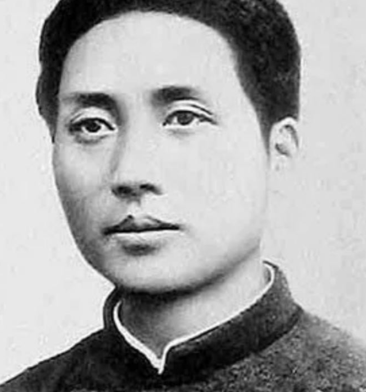 1916年，青年毛泽东跑去当了一段时间的乞丐。在他行乞过程中遇到了一个自称会算命