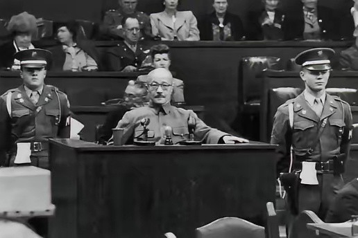 绞刑为什么是最可怕的刑罚？东条在绞架上整整挣扎了12分30秒，咽气时他被折磨得涕