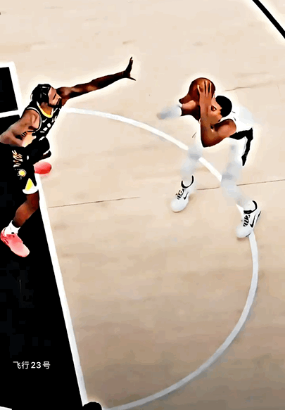 近距离观看文班亚马的篮下技术！大家觉得这个球如何？现在的NBA是不是都这样投